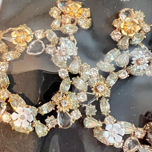 J.Crew gold Hoops crystal Hoop Earrings white/floral - Picture 9 of 9